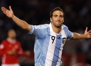 开云体育平台APP-鏖战五局，李梓嘉点燃赛场，马来西亚队与中国队的羽球史诗对决