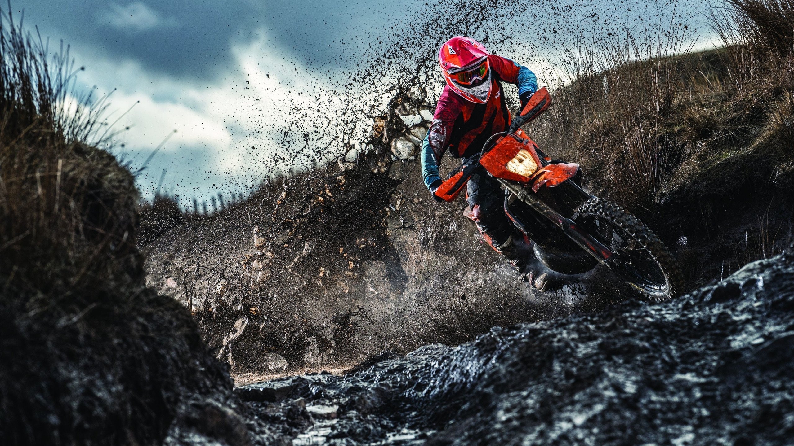 贝林厄姆一锤定音，卡塔尔财团轻取曼联背后的足球资本新棋局